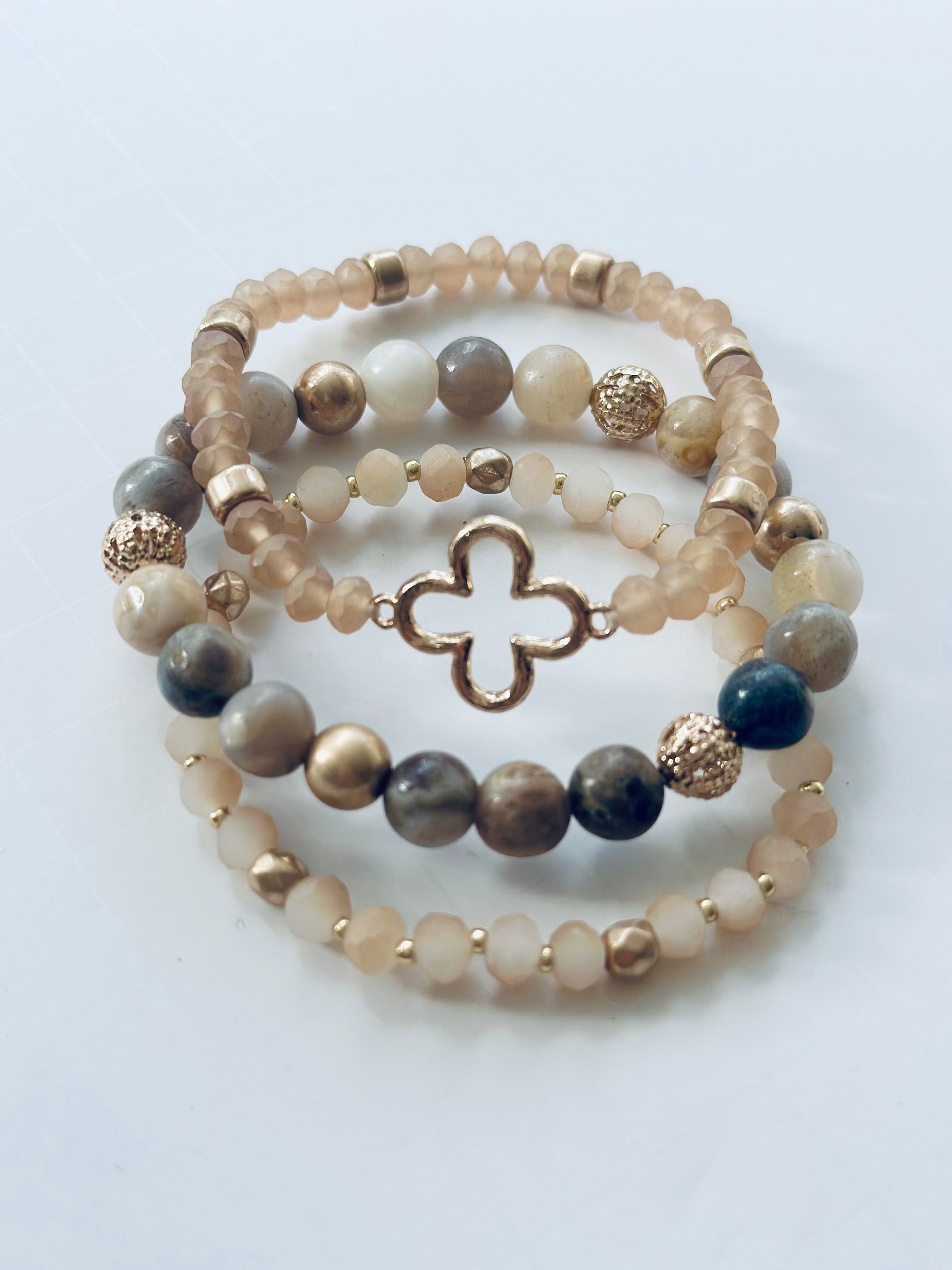 BL65 GLASS BRACELET SET