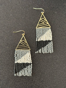 ER234 Z TRIANGLE EARRINGS