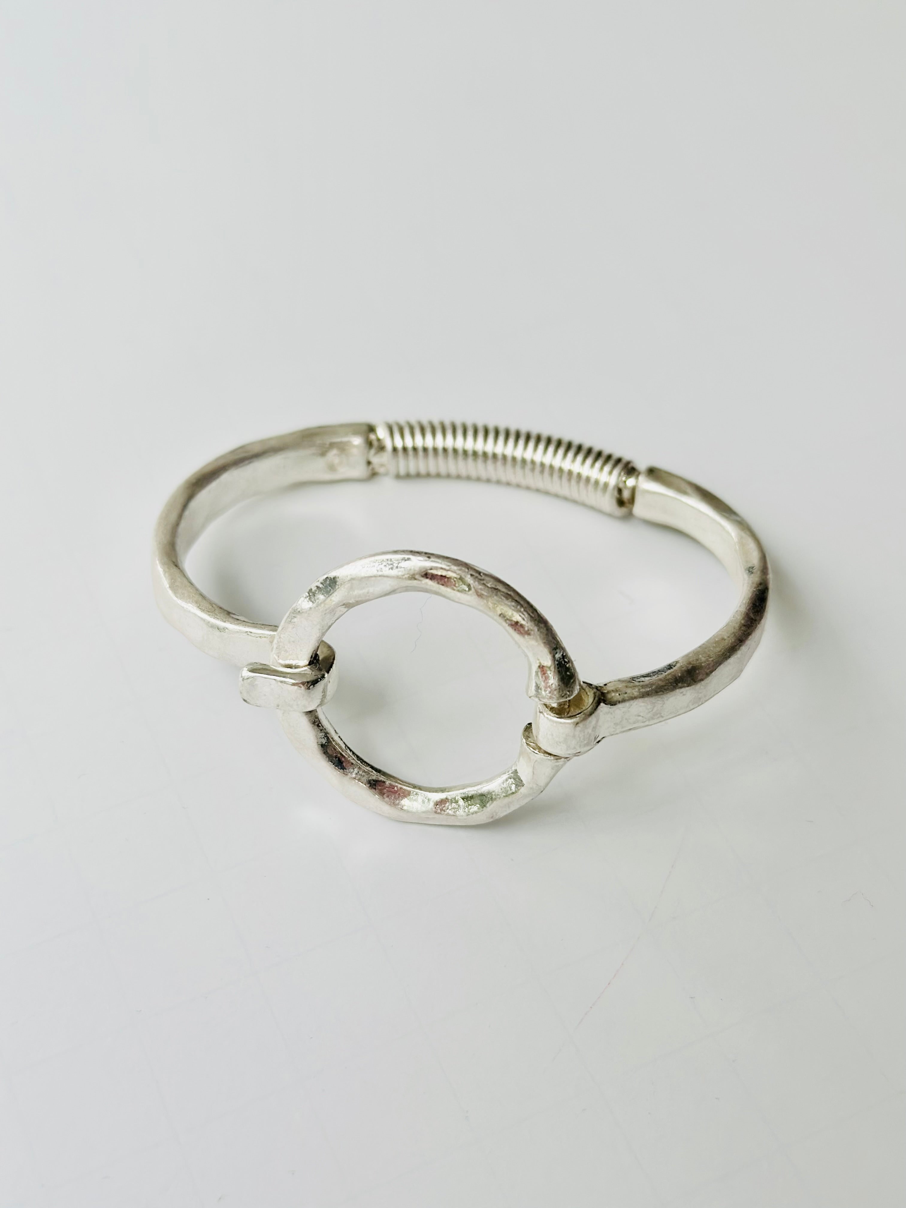 BL68 HAMMER HOOP BRACELET