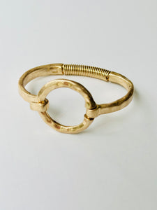 BL68 HAMMER HOOP BRACELET