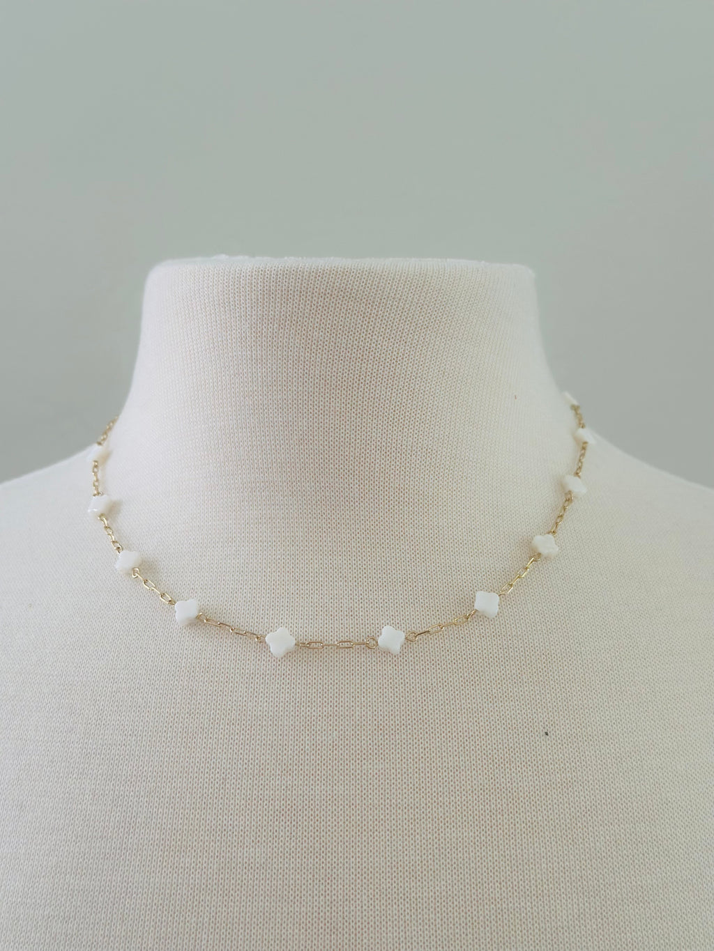 NL101 SHELL CLOVER NECKLACE