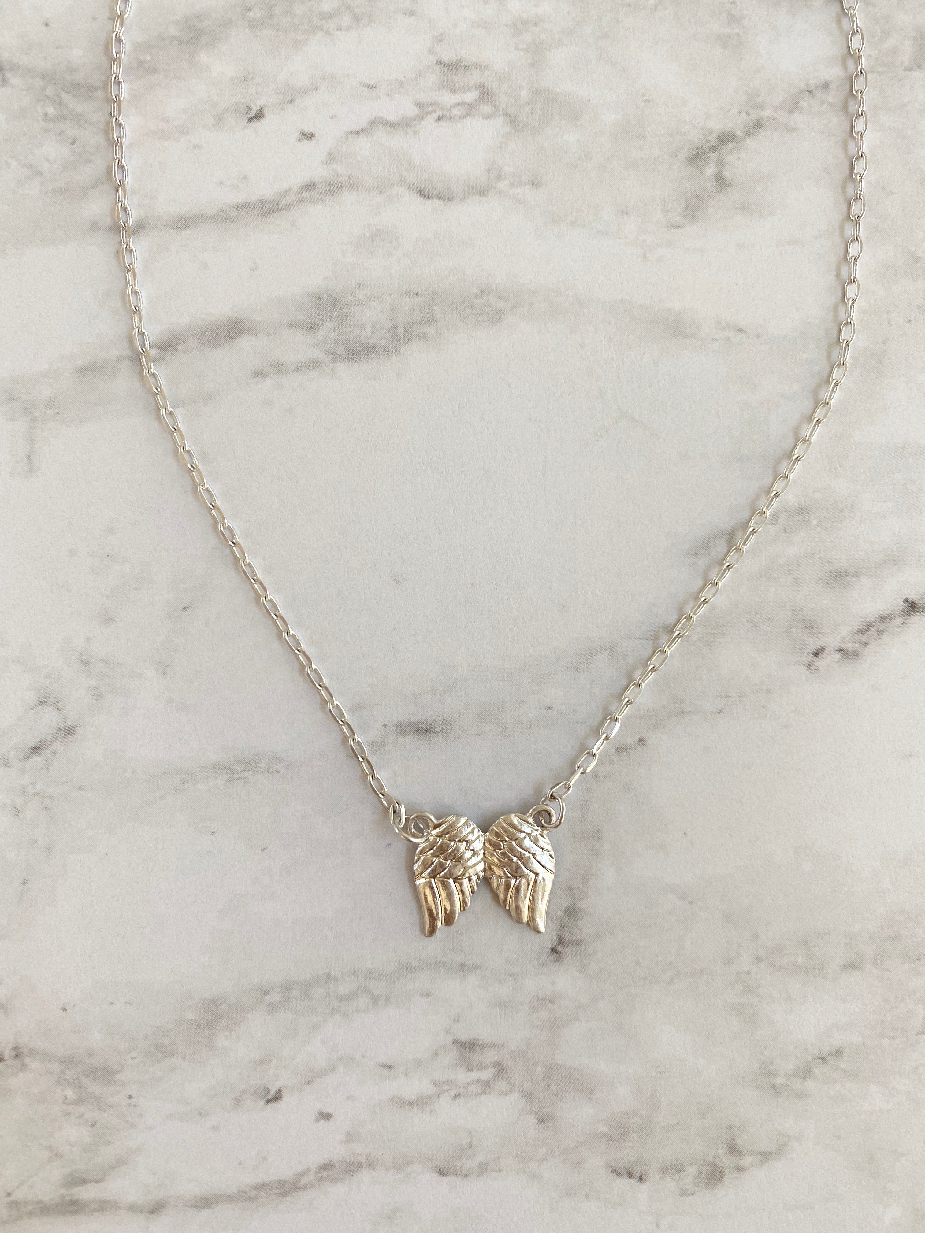 NL30 Angel wings necklace