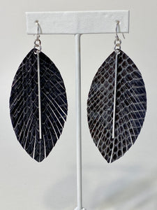 ER58 Feather bar earrings