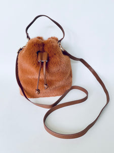 HB13 FAUX FUR POUCH BAG