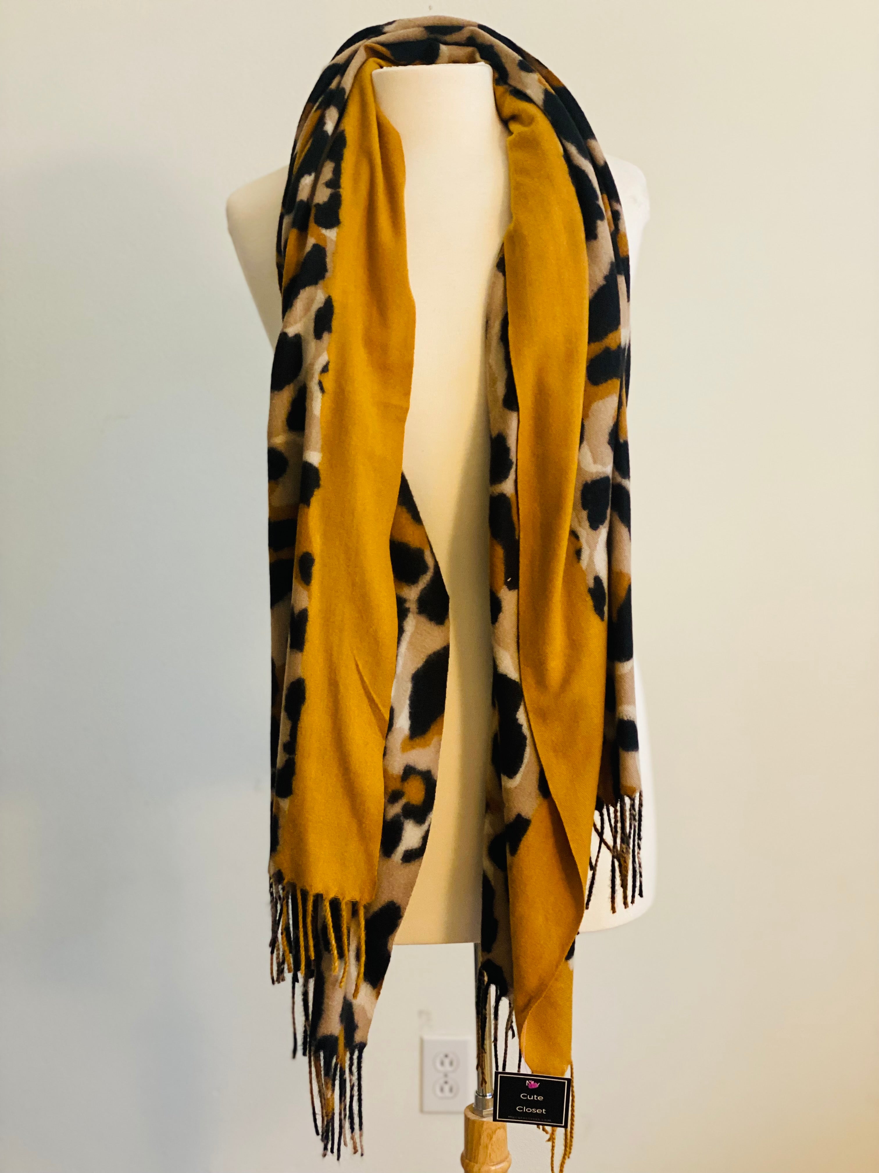 SC13 LEOPARD BORDER SCARF