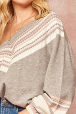 K34 PRETTY V NECK SWEATER