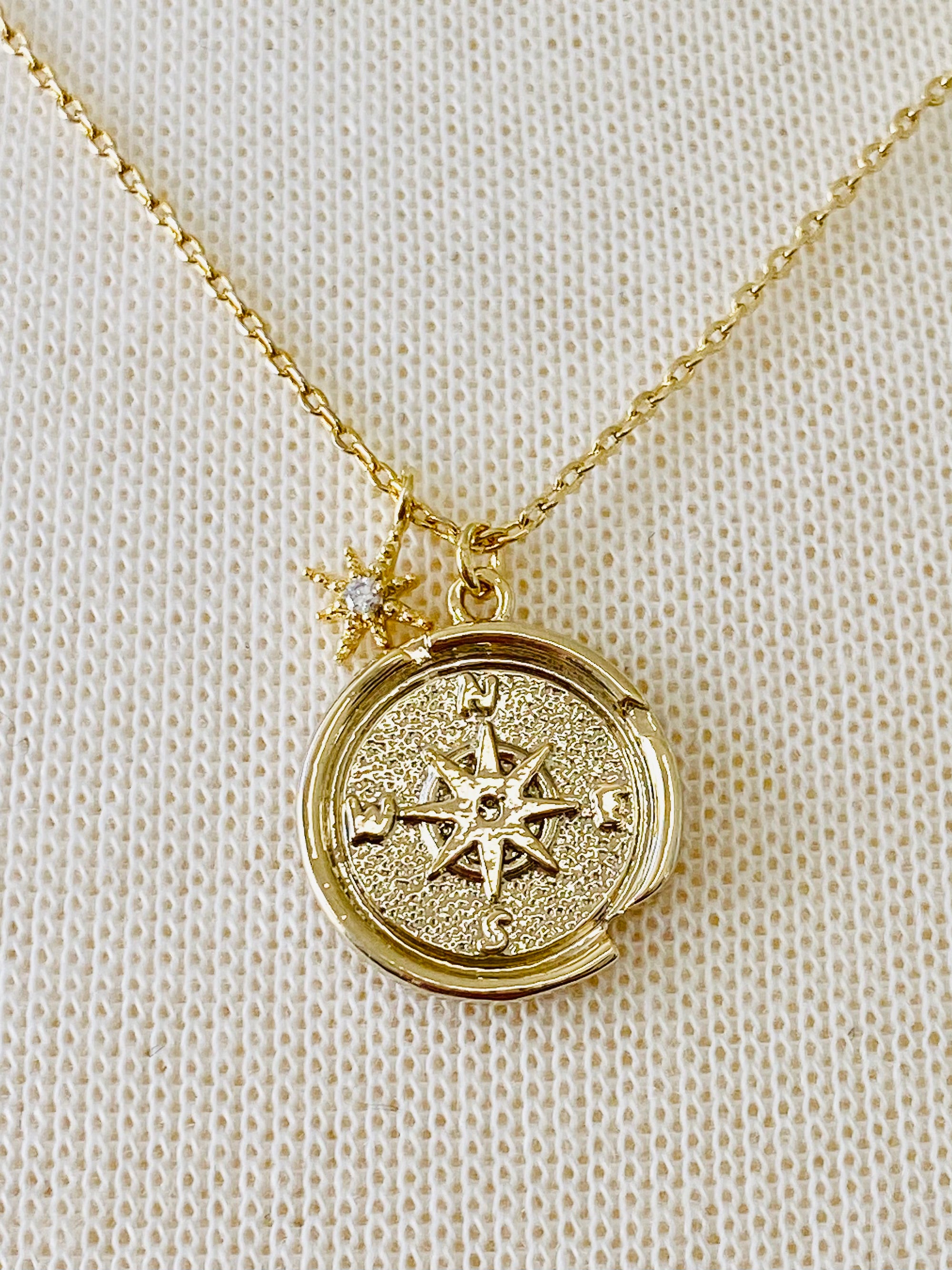 NL48 COMPASS COIN NECKLACE