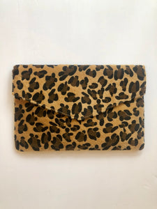 HB9 Leopard clutch bag