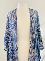 T132 ABSTRACT PRINT DUSTER
