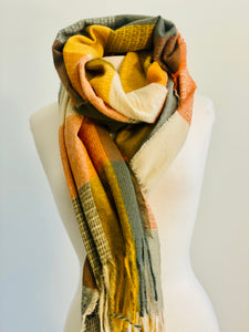 SC17 AUTUMN SQUARE SCARF